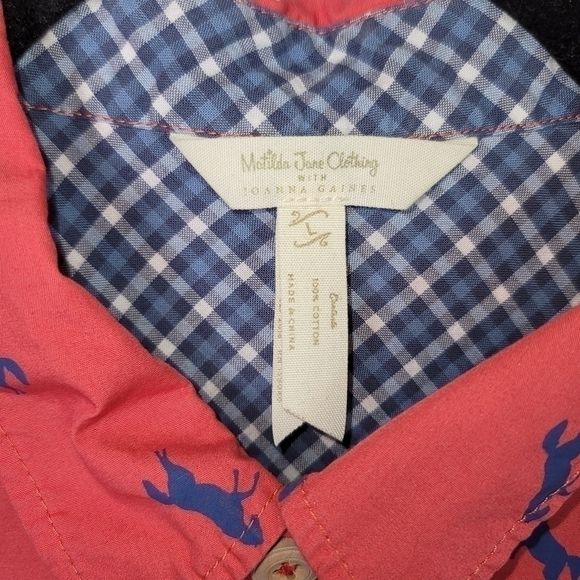 MATILDA JANE CLOTHING W JOANNA GAINES RED BUTTON DOWN W BLUE HORSES, SZ LARGE - Picture 4 of 7